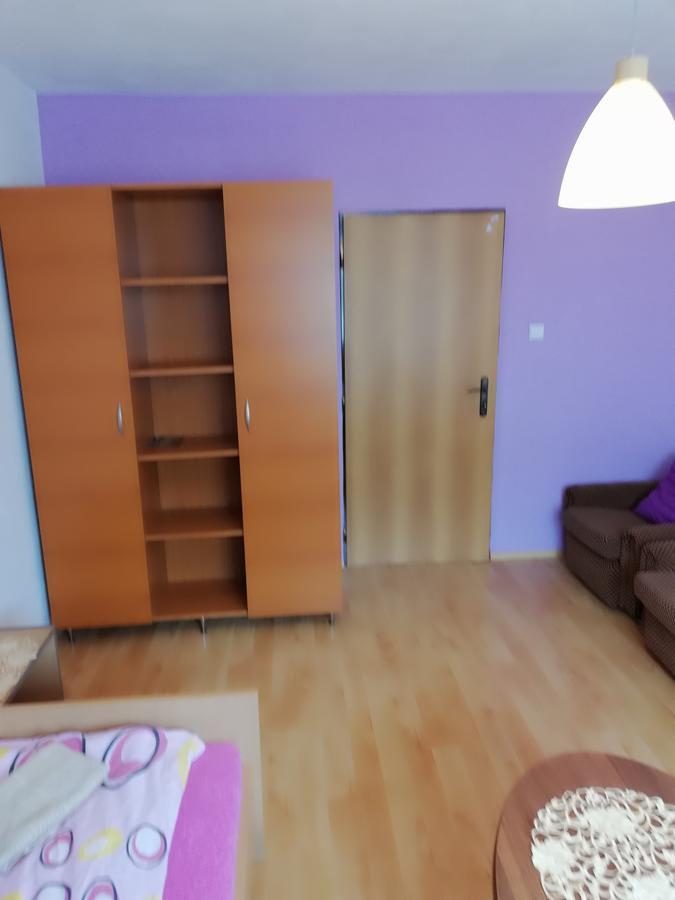 Domino Daire Korytné Dış mekan fotoğraf